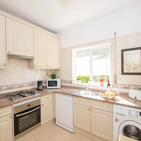 Apartment In Portimao Near Alvor Beach